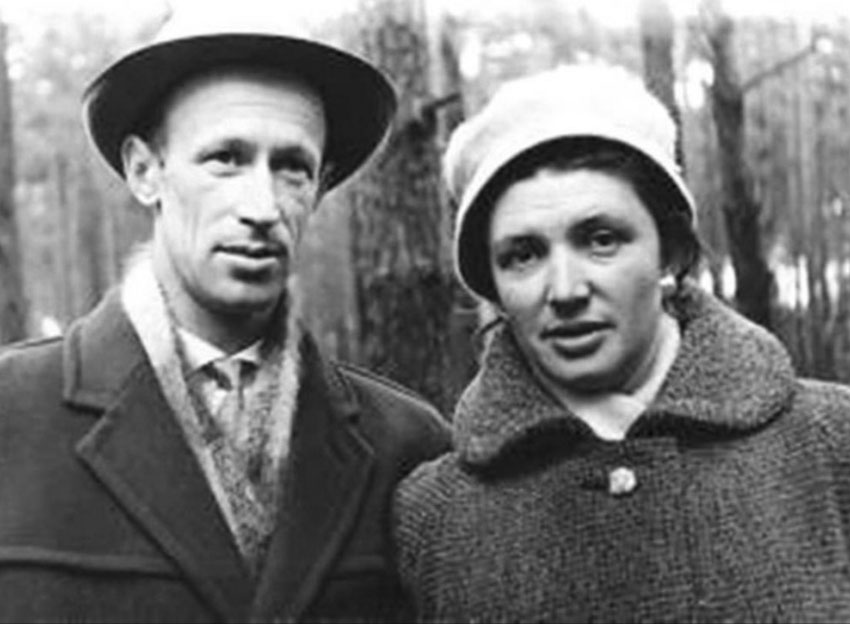 С 1957 года и начинается служба Родине Юрия Ивановича Дроздова...