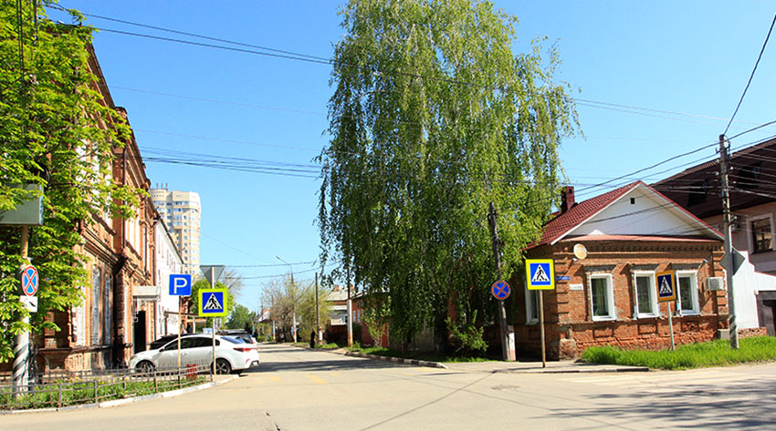 Панорама улицы Красноармейской в районе улицы Телеграфной.