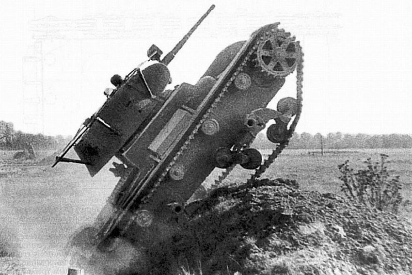 На учениях в предвоенные годы.