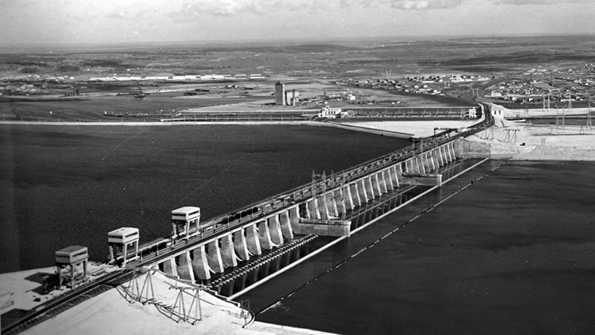1957 год — создано Куйбышевское водохранилище. На его берегу...