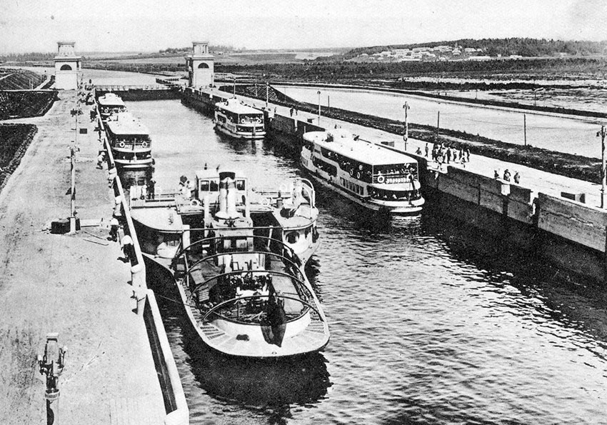 1937 год, 15 июня — открылось судоходство по каналу Москва...
