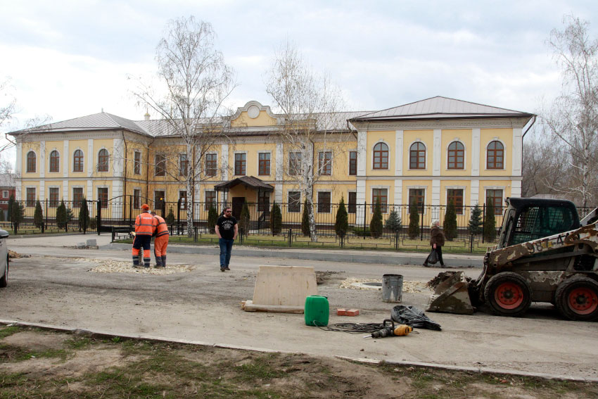 На улице Пушкина проходит ремонт дорожного полотна.