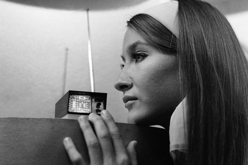 Самый маленький телевизор в мире, Лондон, на 1966 год.
