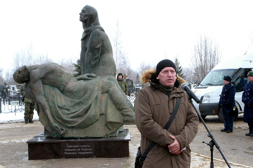 Скульптор Олег Малютин.