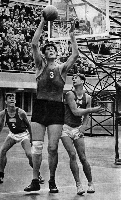 Увайс Мажи́дович Ахта́ев (26 декабря 1930, Вашиндарой, Северо-Кавказский...