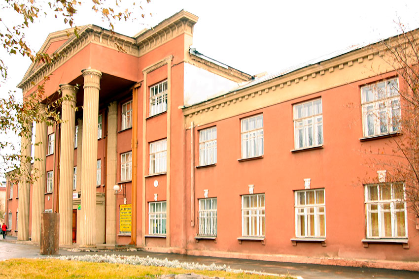 85 лет назад (1939 г.) в городе открылся Дворец пионеров, имевший...
