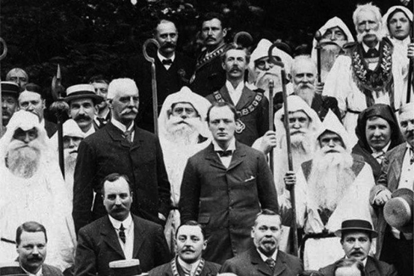 Уинстон Черчилль и члeны Дpeвнего Opдeнa Друидов, август 1908...