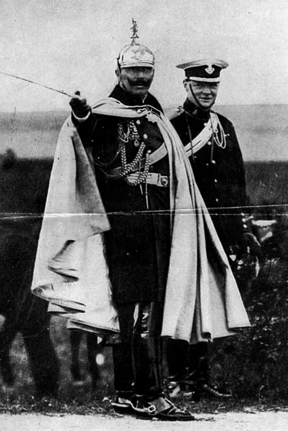 Уинстон Черчилль и кайзер Вильгельм II, 1909 год. 