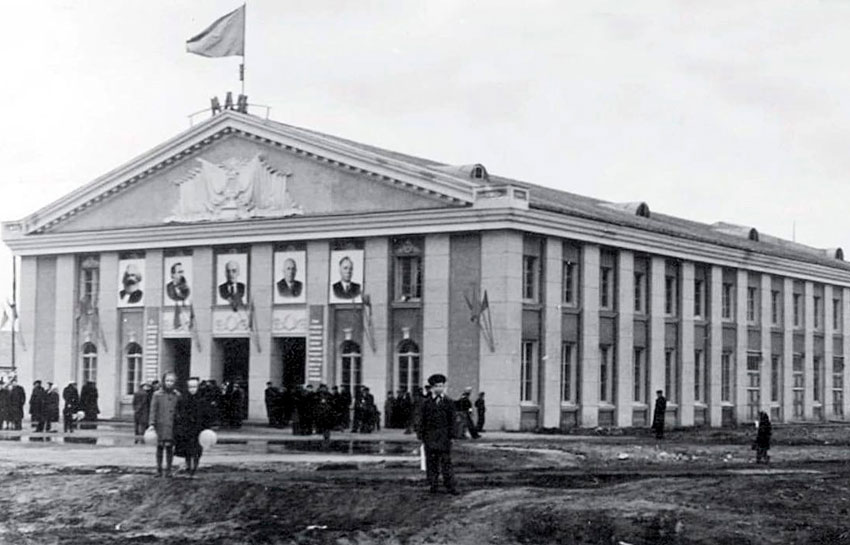 Ещё позднее встали трудности с финансированием. Стройку...