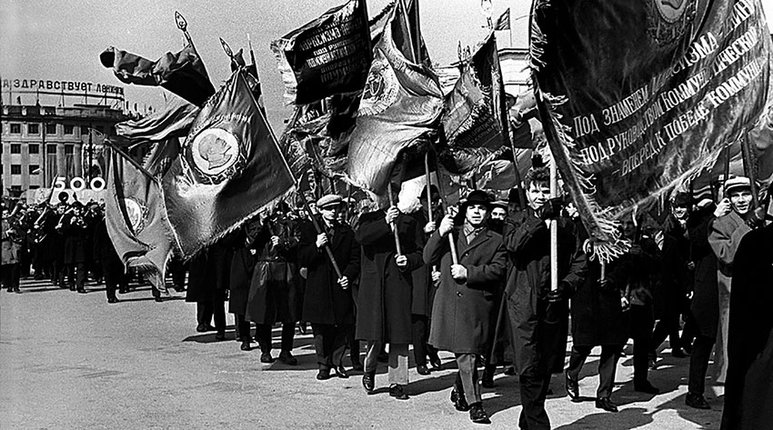 Первомайские демонстрации остались неизменными, 1966 год.
