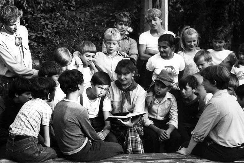 В пионерском лагере "Тополёк", 1970 год. Фото М. Шпилёв В пионерском лагере "Тополёк", 1970 год. Фото М. Шпилёв