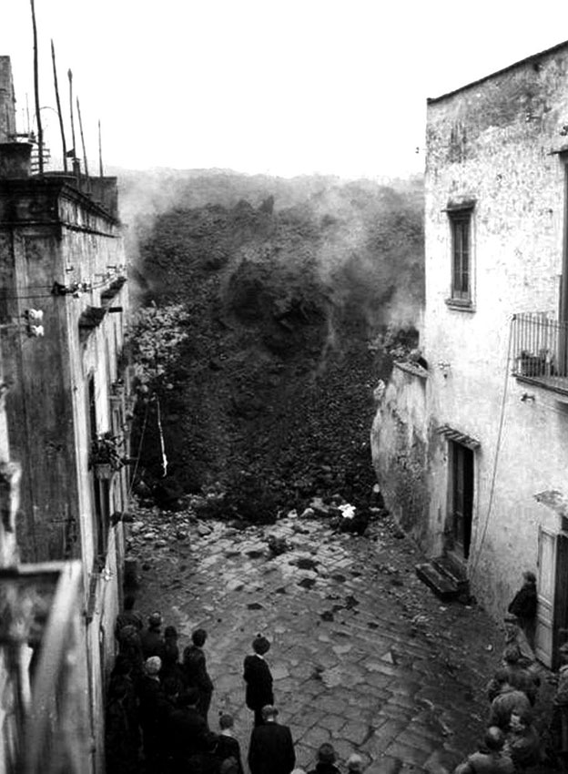 Извepжeние вyлкaна Beзувий 21 марта 1944 годa.