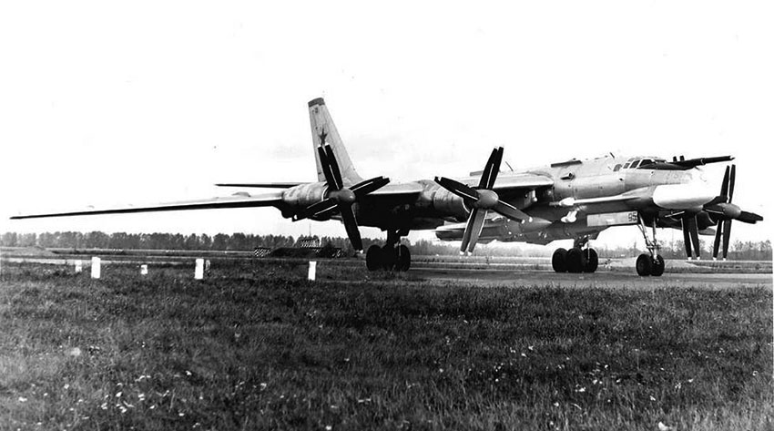 В ноябре 1952 года, в свой первый полет поднялся стратегический...