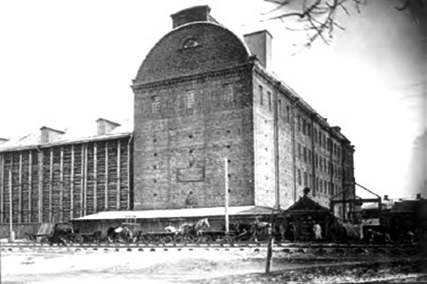Когда в 1911 году было  создано товарищество «Торговый дом...
