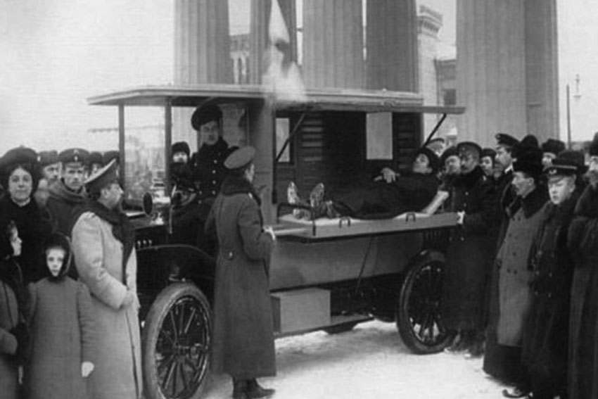 Скорая помощь Красного креста, Петербург, 1913 год.