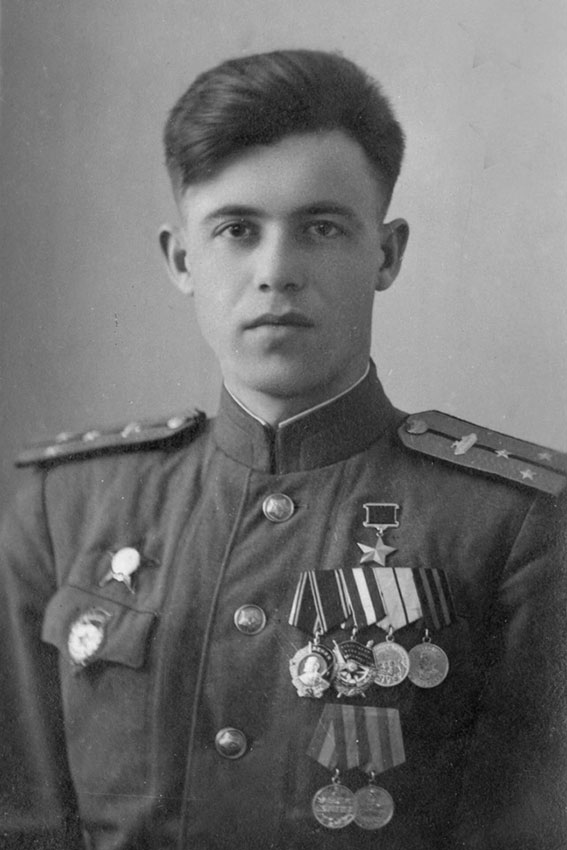 О ратных подвигах <b>Героя Советского Союза Виталия Федоровича...