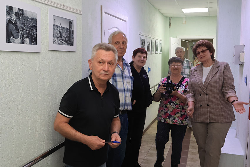 Этих дней не смолкнет Слава