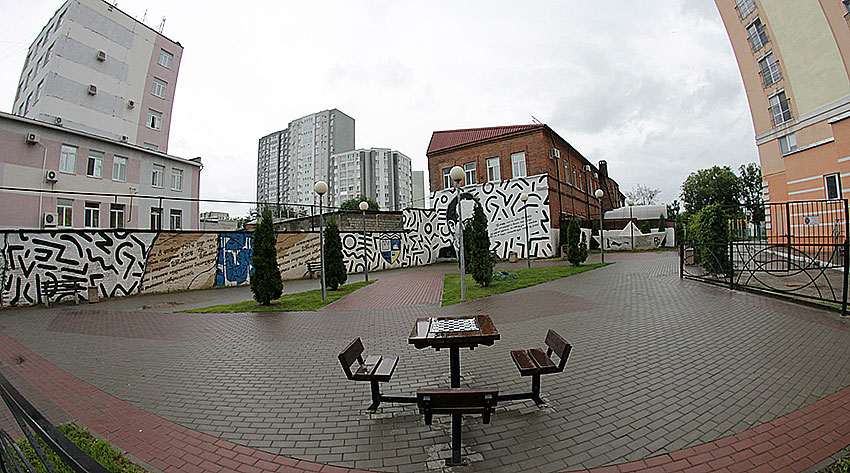 <a href="http://volgafoto.ru/photo/12-January-2025-i13384-skver-shvambranskii-dvorik">Сквер "Швамбранский...