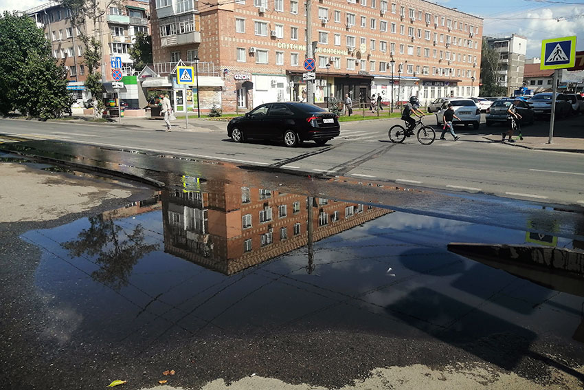 Опять течет река дерьма Опять течет река дерьма