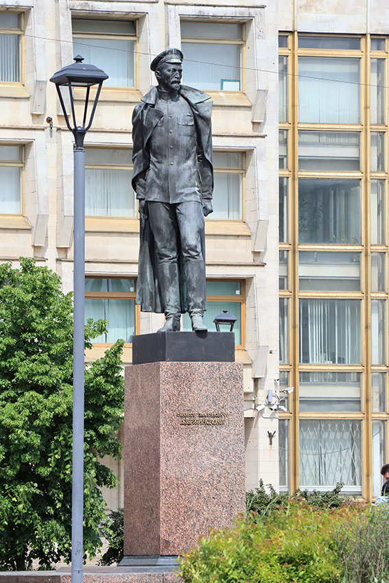 Памятник Дзержинскому в Питере