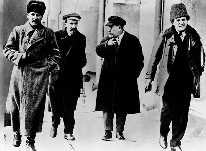 1925 год – период, когда после смерти Ленина идёт ожесточённая...