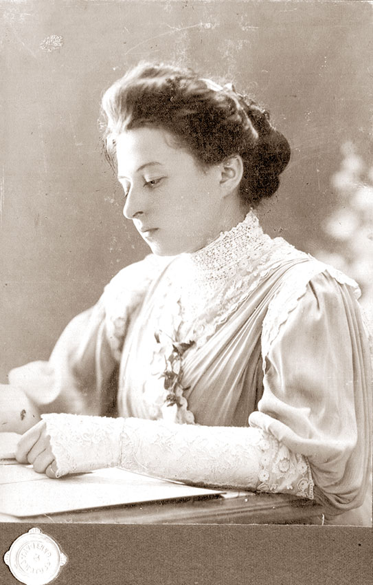 Вера Николаевна. Фото С. Глущенко, Саратов, 1900-е до 1911 годы...
