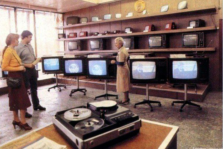 Отдел продажи телевизоров. СССP, 1985 год.