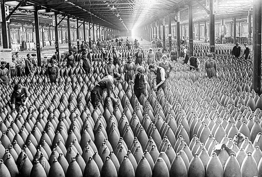Завод по производству снарядов в Лондоне, 1915 год.
