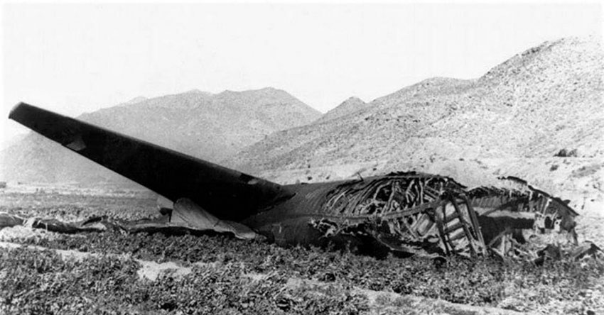 Обломки B–52, разбившегося с ядерным оружием на борту в 1966...