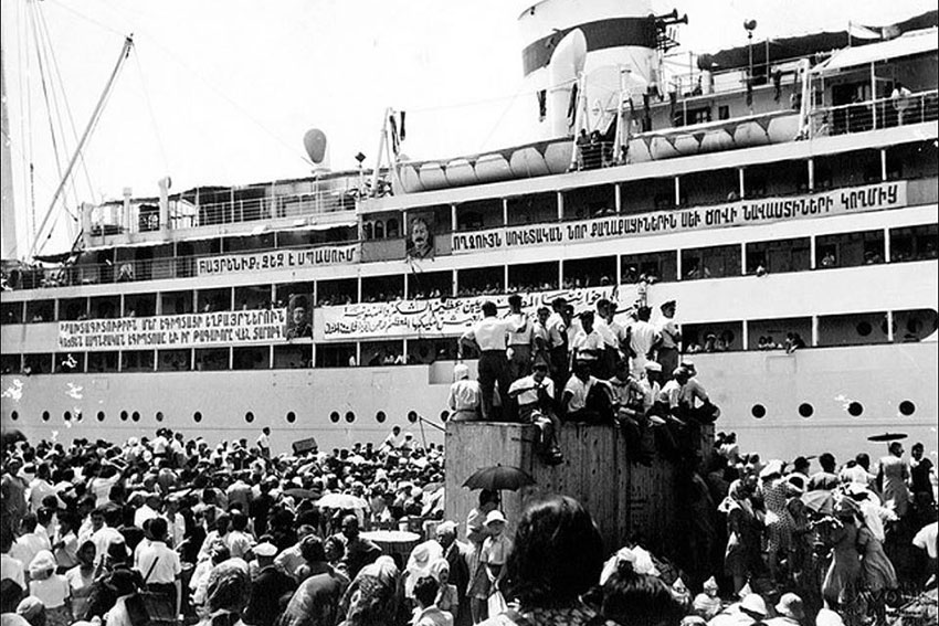 с 1946 по 1948 годы, еще более 100000 армян переехали на территорию...