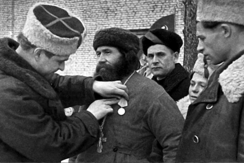 На фото командир 5-й Ленинградской партизанской бригады... На фото командир 5-й Ленинградской партизанской бригады...