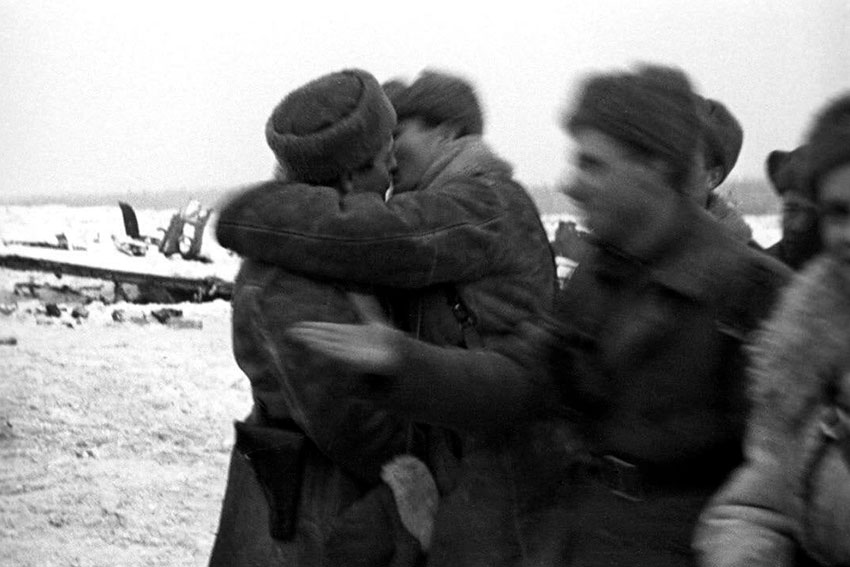 Встреча Волховского и Ленинградского фронтов. 18 января... Встреча Волховского и Ленинградского фронтов. 18 января...