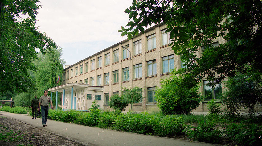 4 октября открыта школа по улице Полтавской. В 1961 год она... 4 октября открыта школа по улице Полтавской. В 1961 год она...