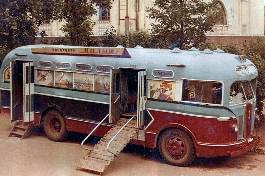 Переезд на новую квартиру. В. Петров, 1962 год,