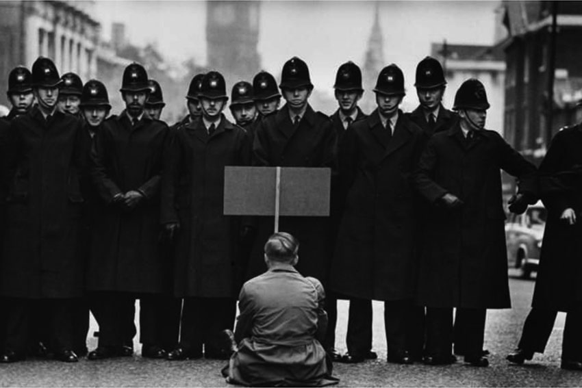 Одиночный антивоенный протест, 1962 год, Лондон.