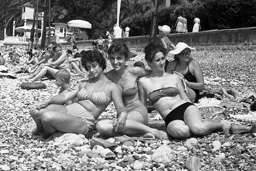 Советские девушки на отдыхе, 1966 год.