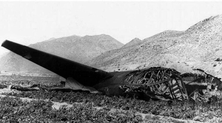 Обломки B–52, разбившегося с ядерным оружием на борту в 1966...