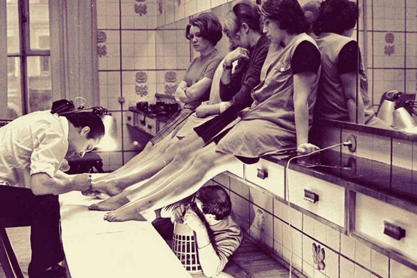 Москва 1970 год в педикюрном кабинете.