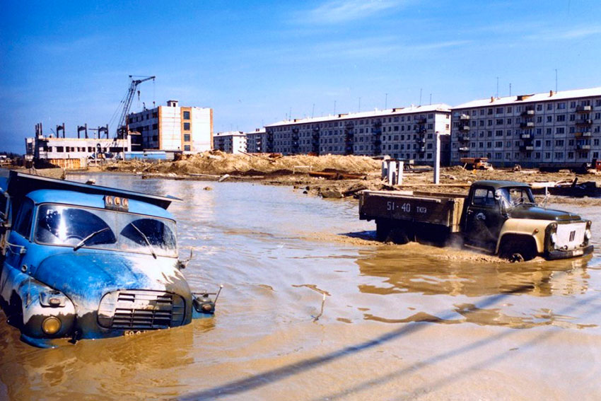 Ханты-Мансийский автономный округ, идёт строительство...