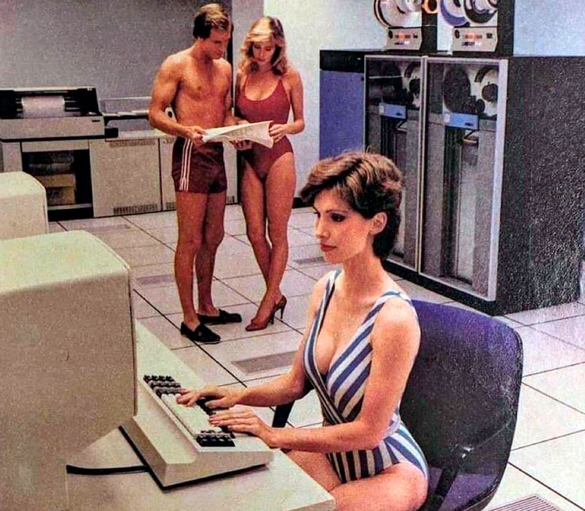 Типичная работа в офисе летом, 1982 год.