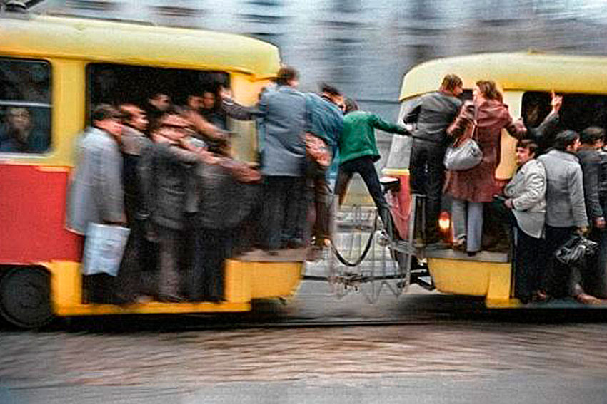 Час пик в Бухаресте, Румыния, 1982 год.