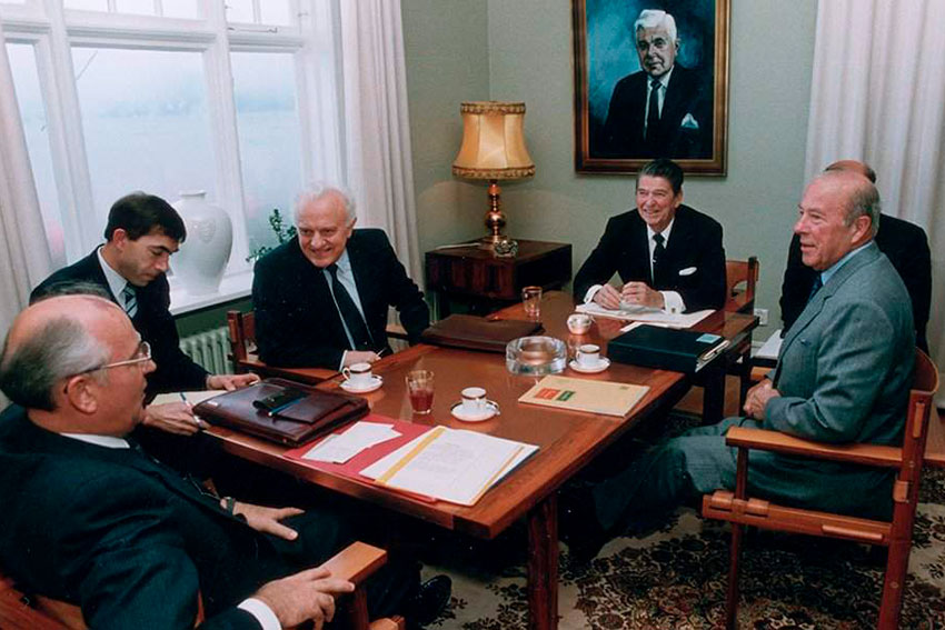 Встреча лидеров во время саммита в Рейкьявике, 1986 год.