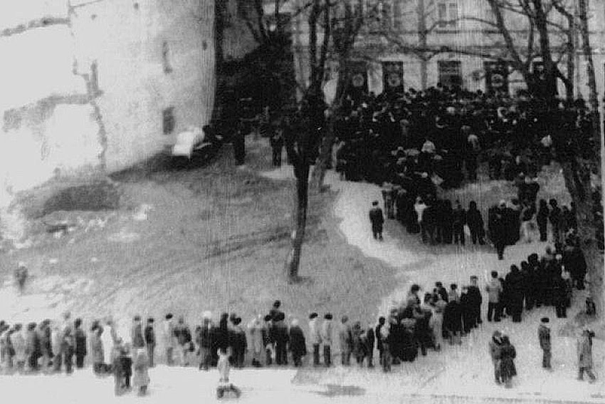 Перестройка, очередь за водкой по талонам, Калининград,...