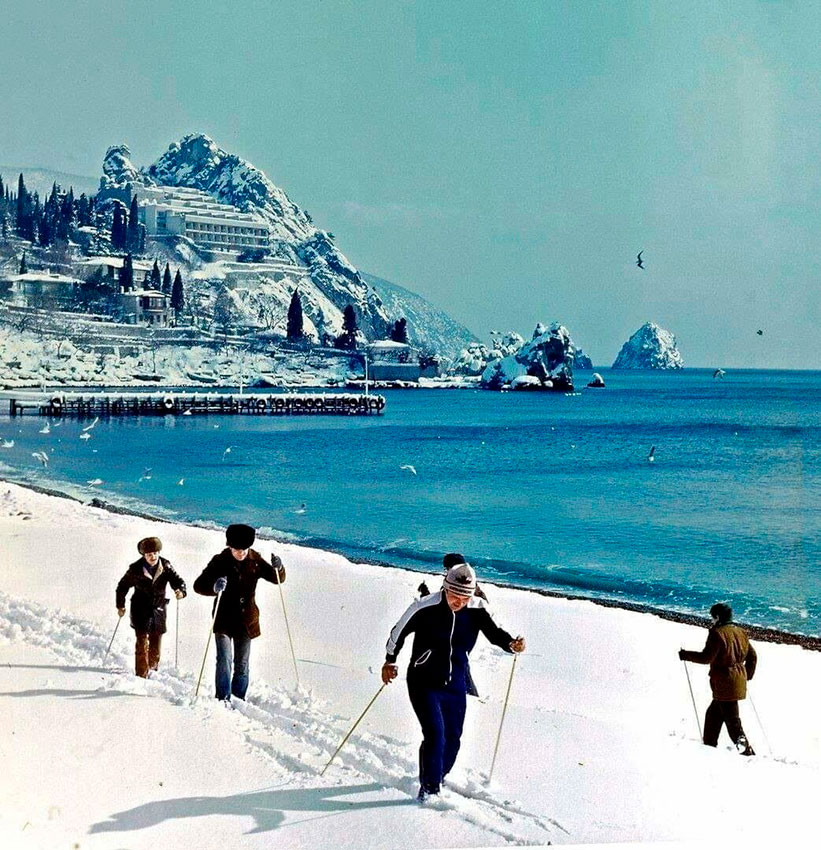 Лыжная прогулка в Гурзуфе, Ялтинский горсовет, Крым, 1987...