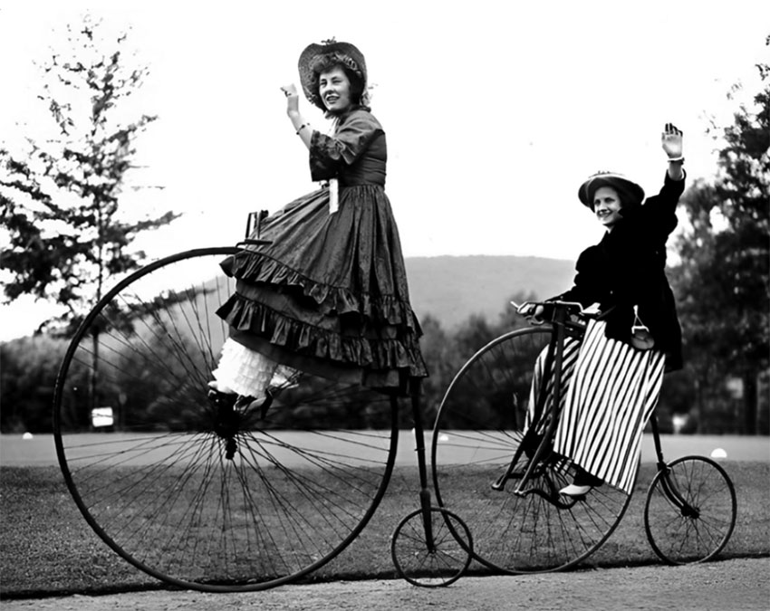 Женщины на велосипедах, 1890 год 