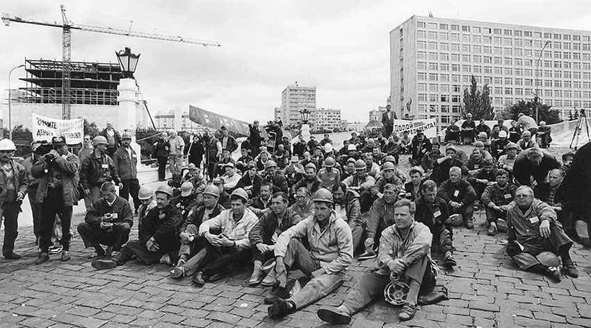 Протесты шахтёров СССР, начавшиеся 11 июля 1989 года, стали... Протесты шахтёров СССР, начавшиеся 11 июля 1989 года, стали...