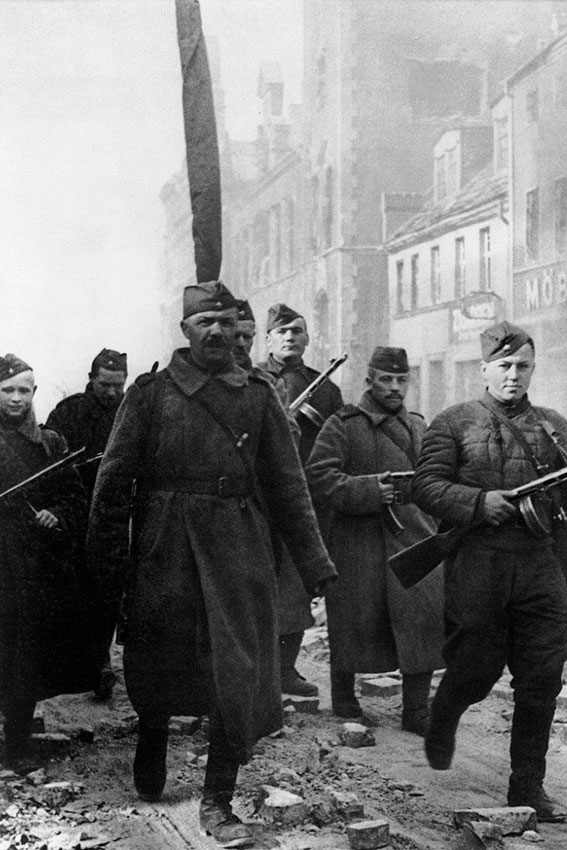 Красноармейцы в Восточной Пруссии. 1945
