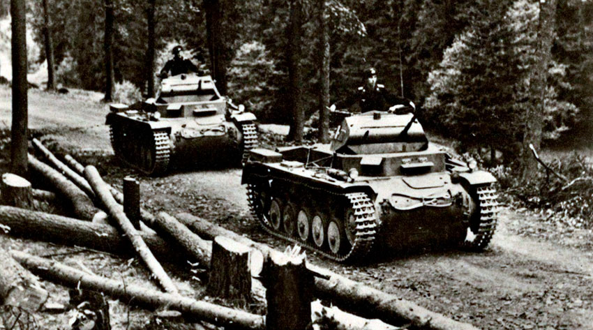 Pz.Kpfw.II на лесной просеке,Э 1941 год.