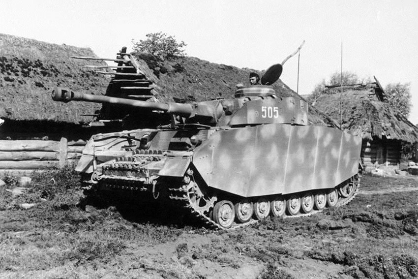 Pz. Kpfw. IV Ausf. на Курском направлении.