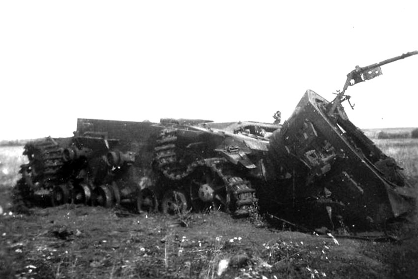 Развалины от танка  Pz. Kpfw. IV Ausf .